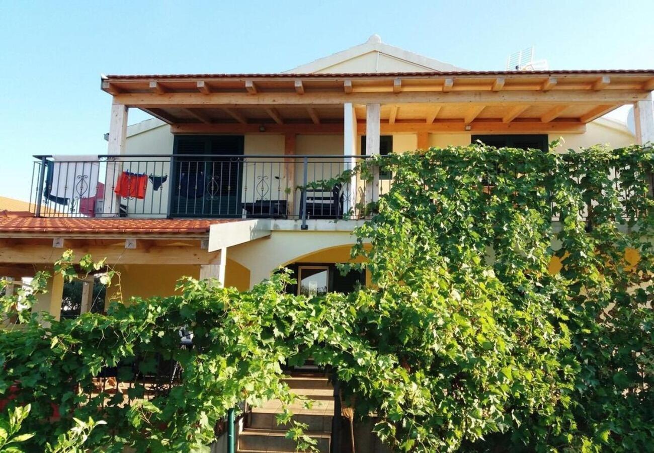 Apartments Ljuba Voluja Exterior photo