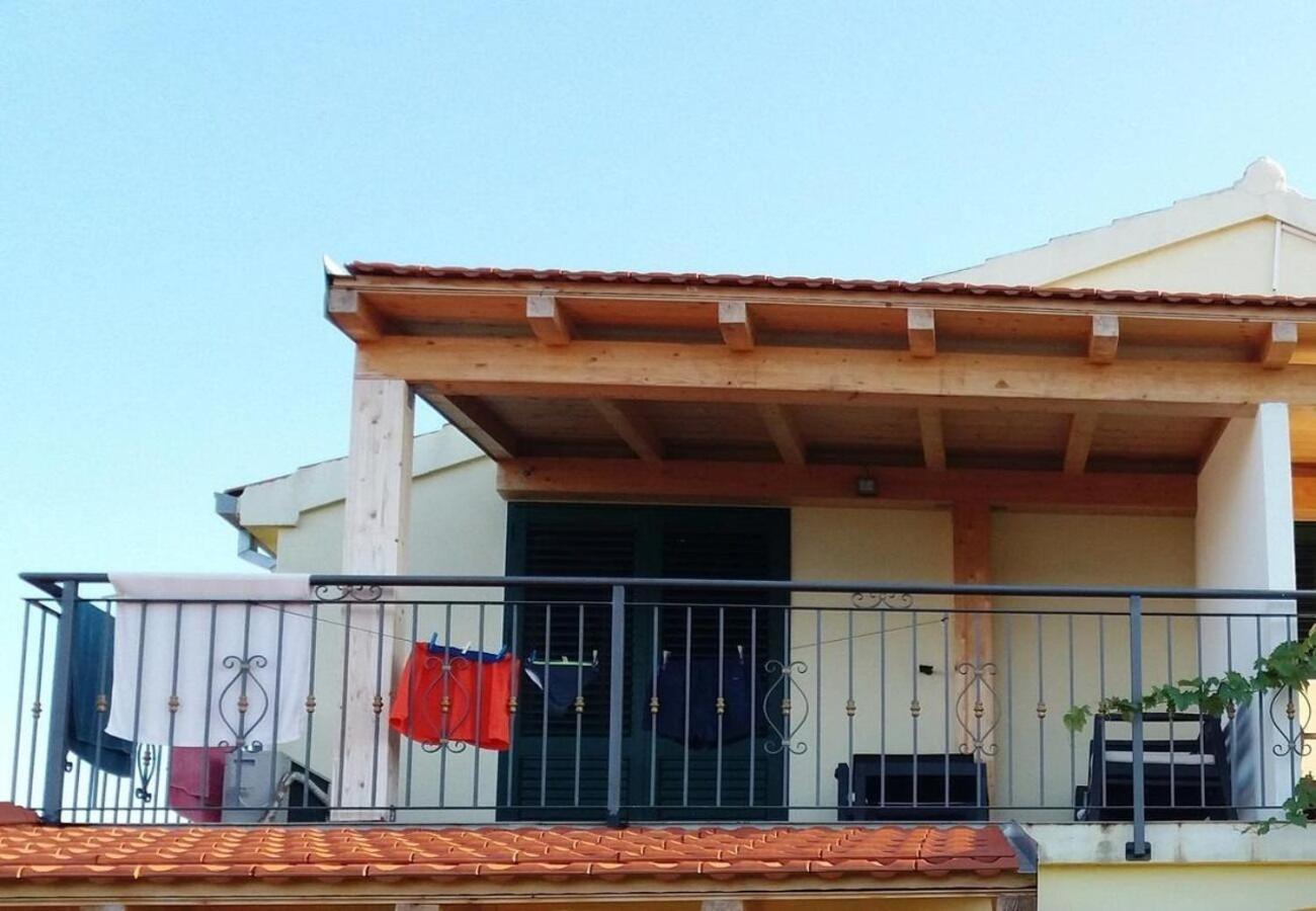 Apartments Ljuba Voluja Exterior photo